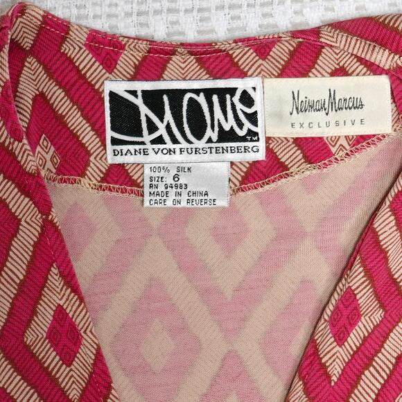 Vintage Diane Von Furstenberg Silk Wrap Dress Size 6 Neiman Marcus Exclusive - Picture 5 of 6